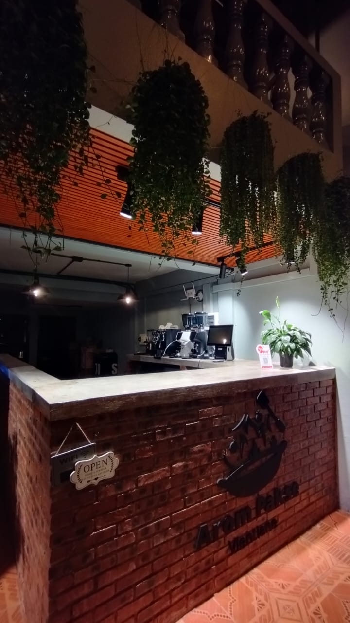 Arom Pakse counter